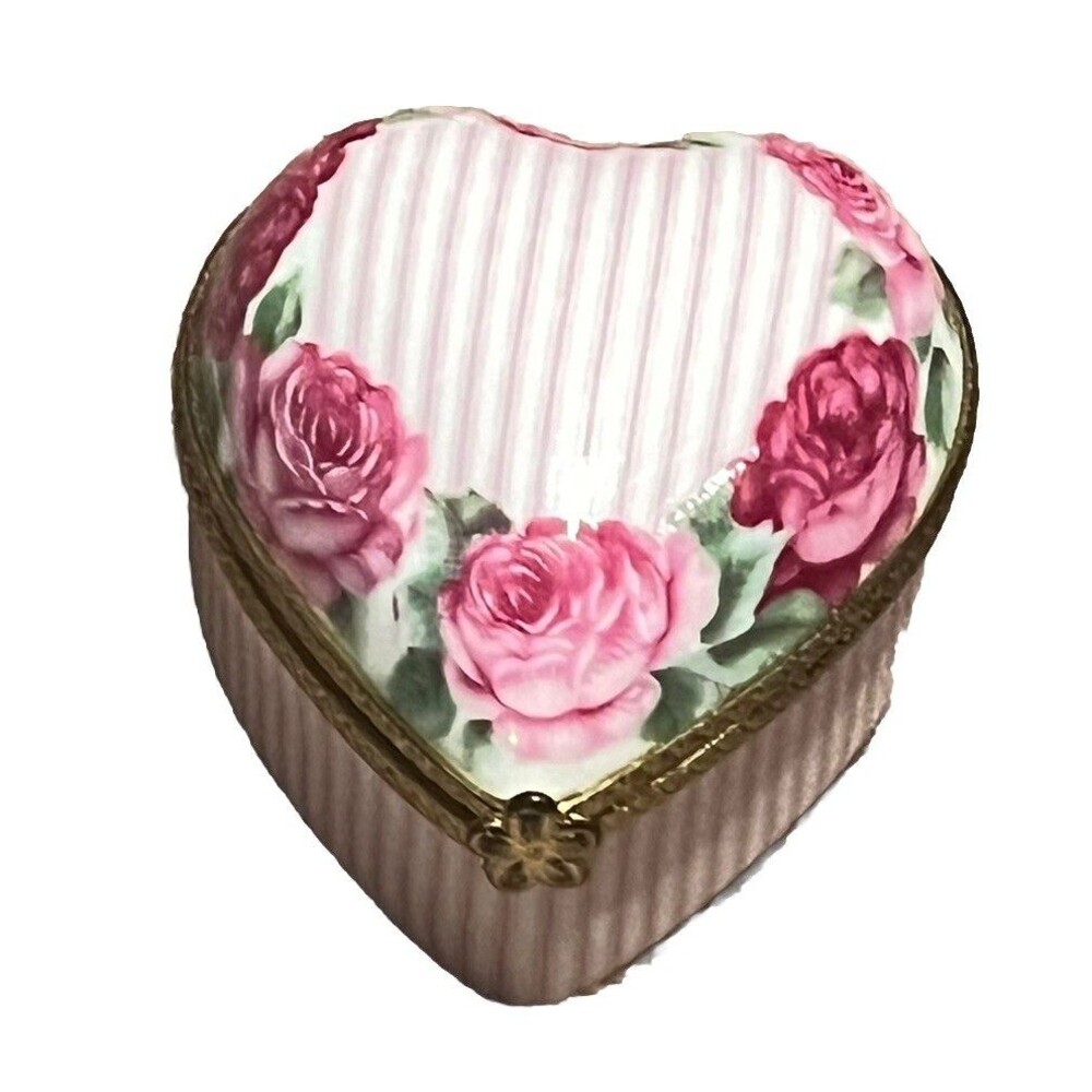 Heart Shaped Ceramic Trinket Box With Gold Trim Pink Roses And Green Leaves